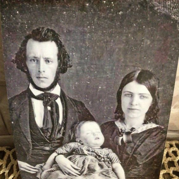 Post Mortem Reprint Photo Young Couple & Infant Daughter 1800’s Past Odd Bizarre - Picture 7 of 8